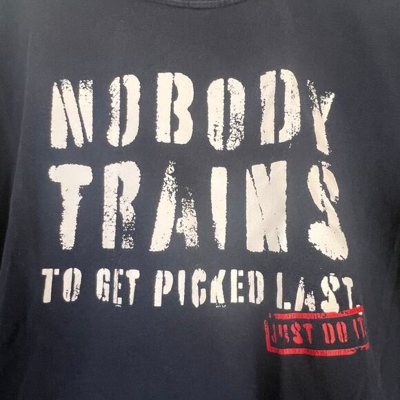 Nike XL T-Shirt Nobody Trains to be Picked Last Dry Fit Cotton Tee - Picture 2 of 6
